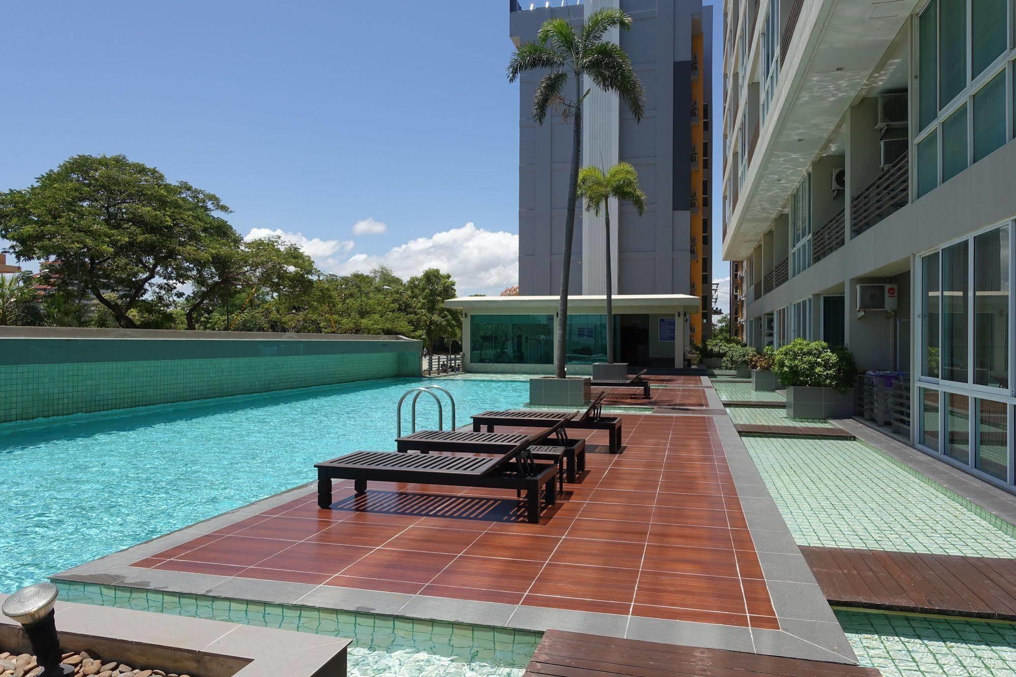 Musselana Condominium Pantai Jomtien Luaran gambar