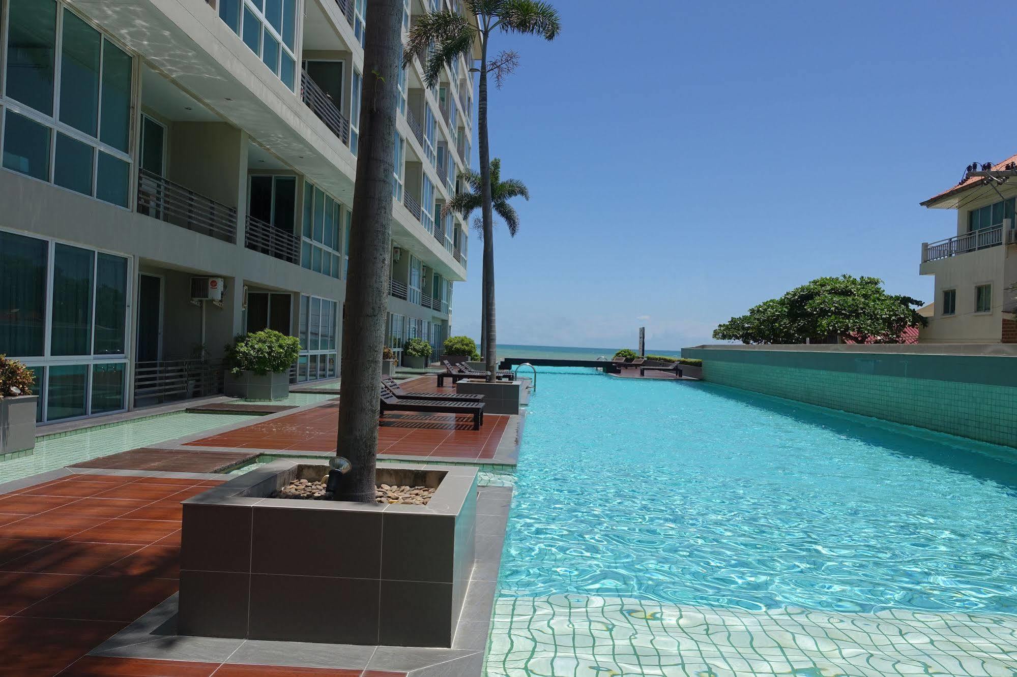 Musselana Condominium Pantai Jomtien Luaran gambar