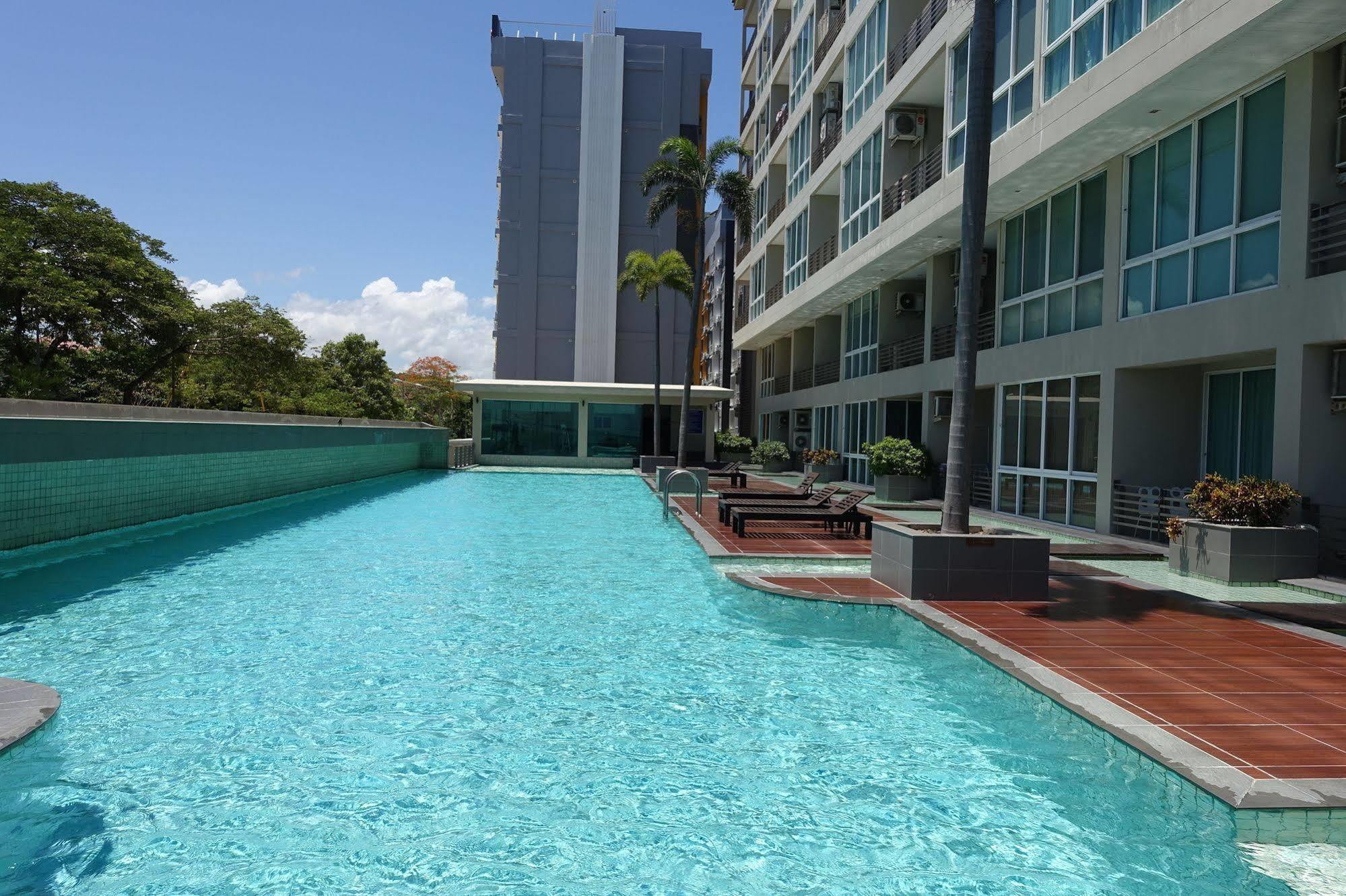 Musselana Condominium Pantai Jomtien Luaran gambar